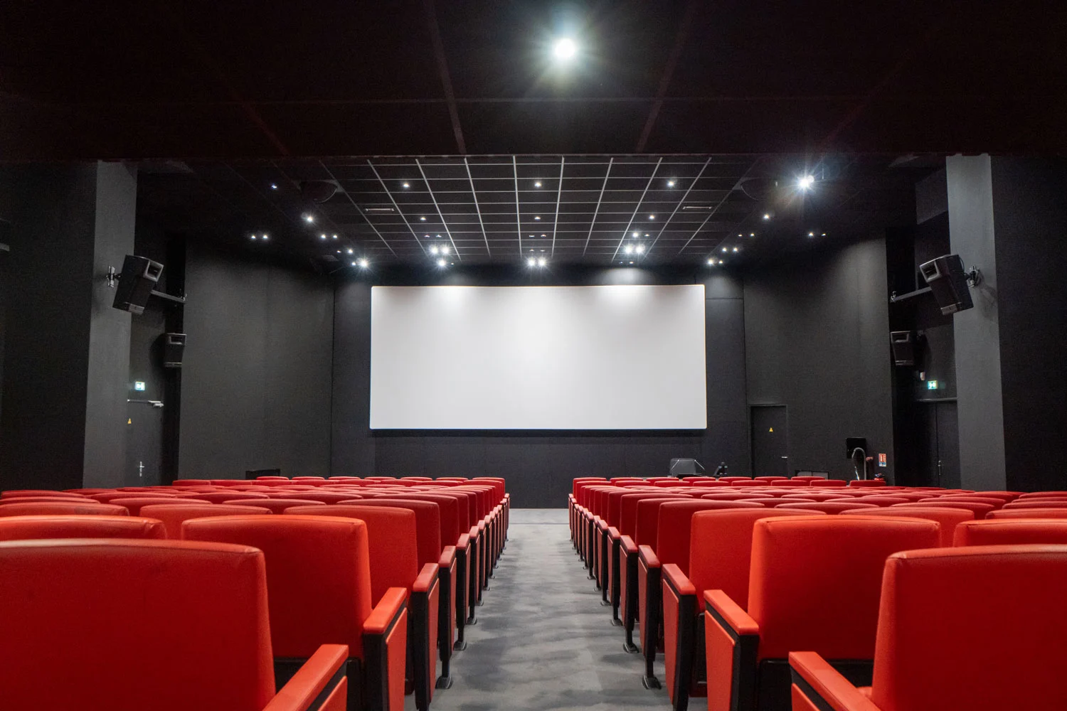 Amphithéâtre de l'ESRA, siège académique de l'Observatoire de l'Audiovisuel Africain